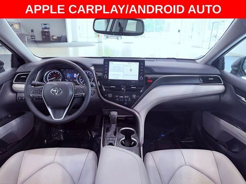 Used 2022 Toyota Camry XLE FWD image 8