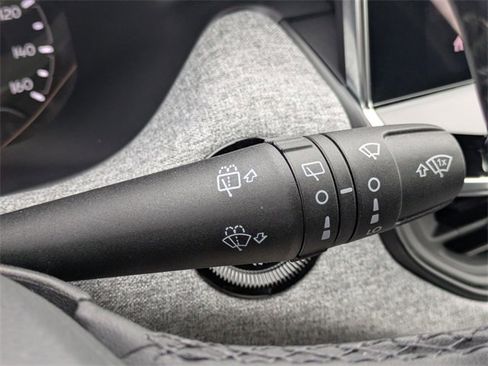 Used 2024 Jeep Compass Latitude image 30