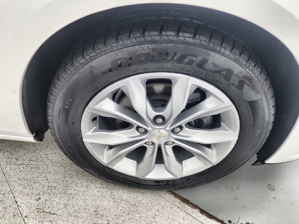 Used 2025 Chevrolet Malibu LT FWD image 34