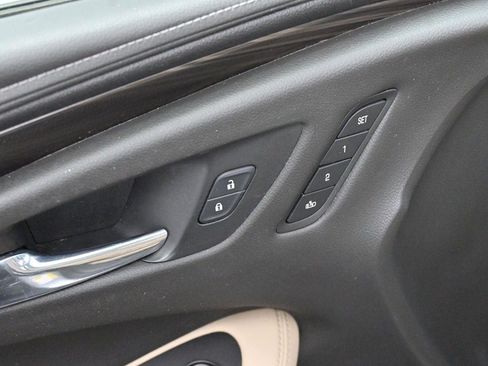 Used 2019 Buick Envision Essence FWD image 10