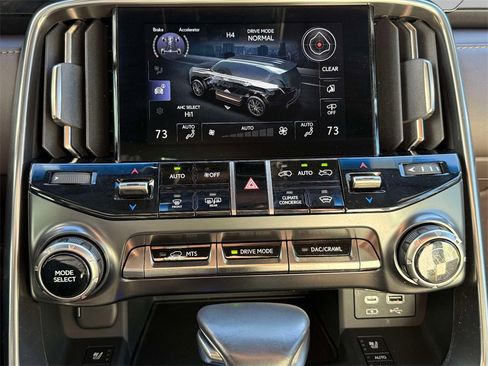 Used 2024 Lexus LX 600 4WD w/ Luxury Package image 27