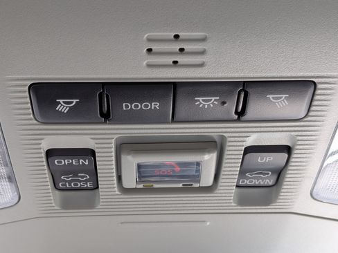 Used 2021 Toyota RAV4 XLE Premium FWD image 32