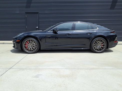 Certified 2026 Porsche Panamera Turbo AWD/4WD image 2