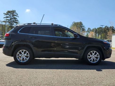 Used 2017 Jeep Cherokee Latitude w/ Comfort & Sound Group image 6