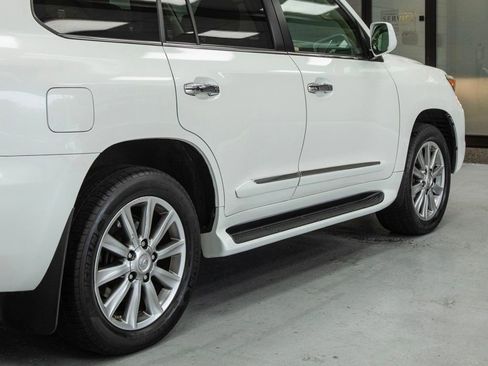 Used 2010 Lexus LX 570 4WD image 40