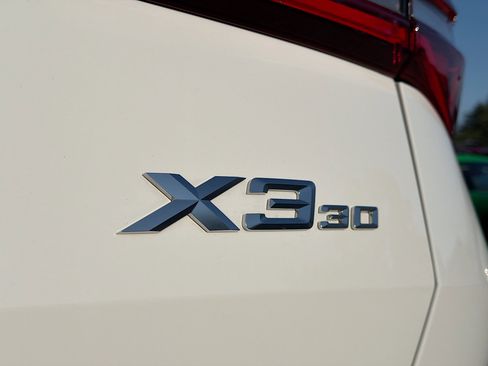 Used 2025 BMW X3 xDrive30i AWD/4WD image 11