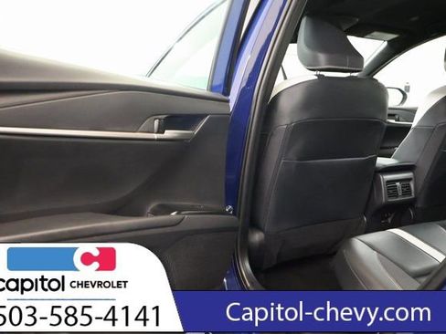 Used 2025 Toyota Camry SE image 28