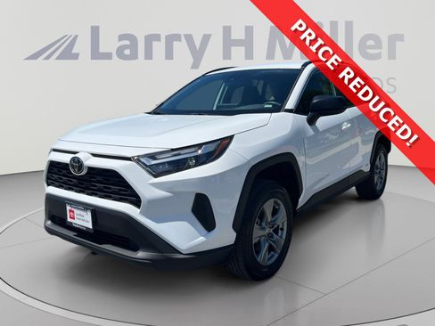 Certified 2025 Toyota RAV4 LE AWD/4WD image 1