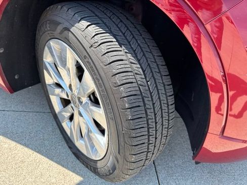 Used 2018 Buick Envision Essence w/ LPO, Cargo Package FWD image 18