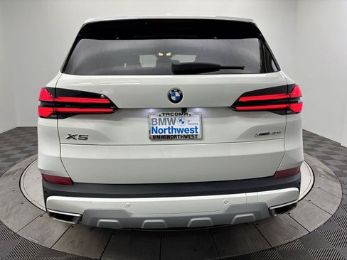 Used 2024 BMW X5 xDrive40i w/ Parking Assistance Package AWD/4WD image 15