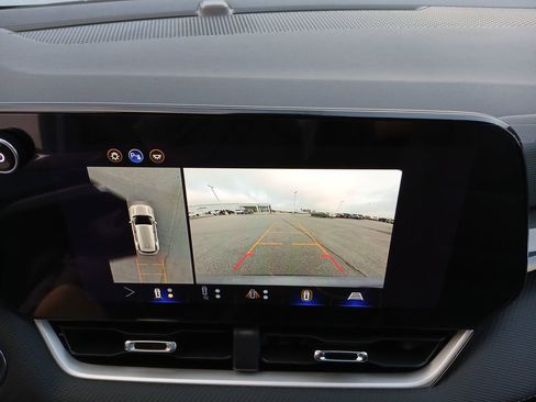 New 2026 Chevrolet Equinox LT w/ Convenience Package II image 15