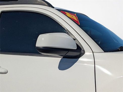 Used 2022 Toyota Tacoma SR image 18