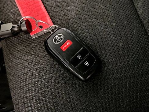 Used 2025 Toyota 4Runner SR5 AWD/4WD image 11