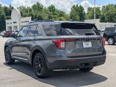 Used 2025 Ford Explorer Active RWD image 5