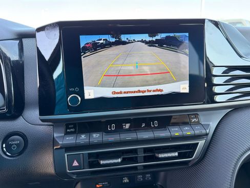Used 2025 Toyota Camry SE FWD image 22