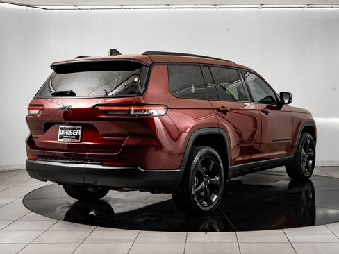 Used 2024 Jeep Grand Cherokee L Limited w/ Black Appearance Package image 7