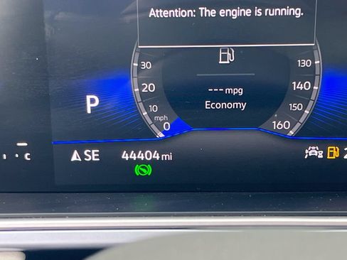 Used 2025 Volkswagen Taos SE FWD image 16