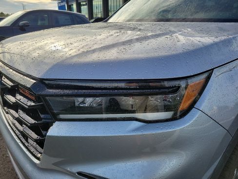 Used 2024 Honda Pilot TrailSport image 5
