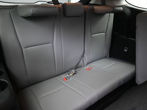 Used 2026 Toyota Highlander XLE image 25