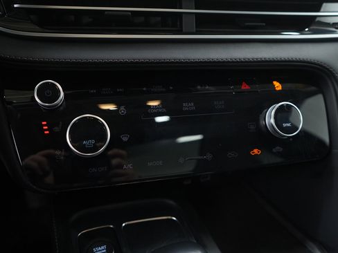 Used 2024 INFINITI QX60 Sensory image 23