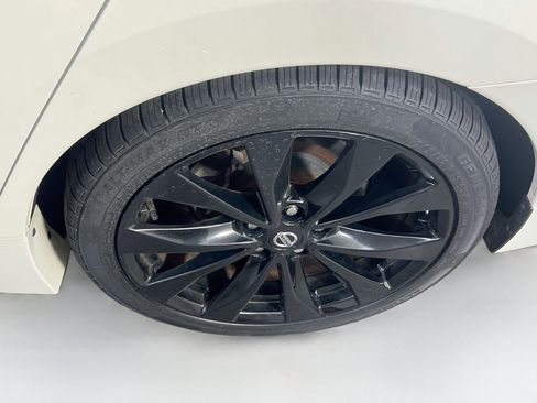 Used 2021 Nissan Maxima SR w/ Sport Mat Group FWD image 31