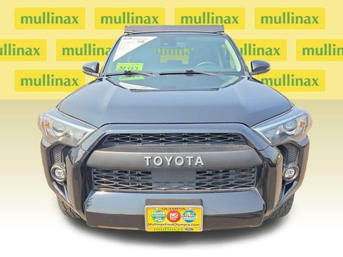 Used 2022 Toyota 4Runner SR5 Premium w/ Moonroof Package AWD/4WD image 16
