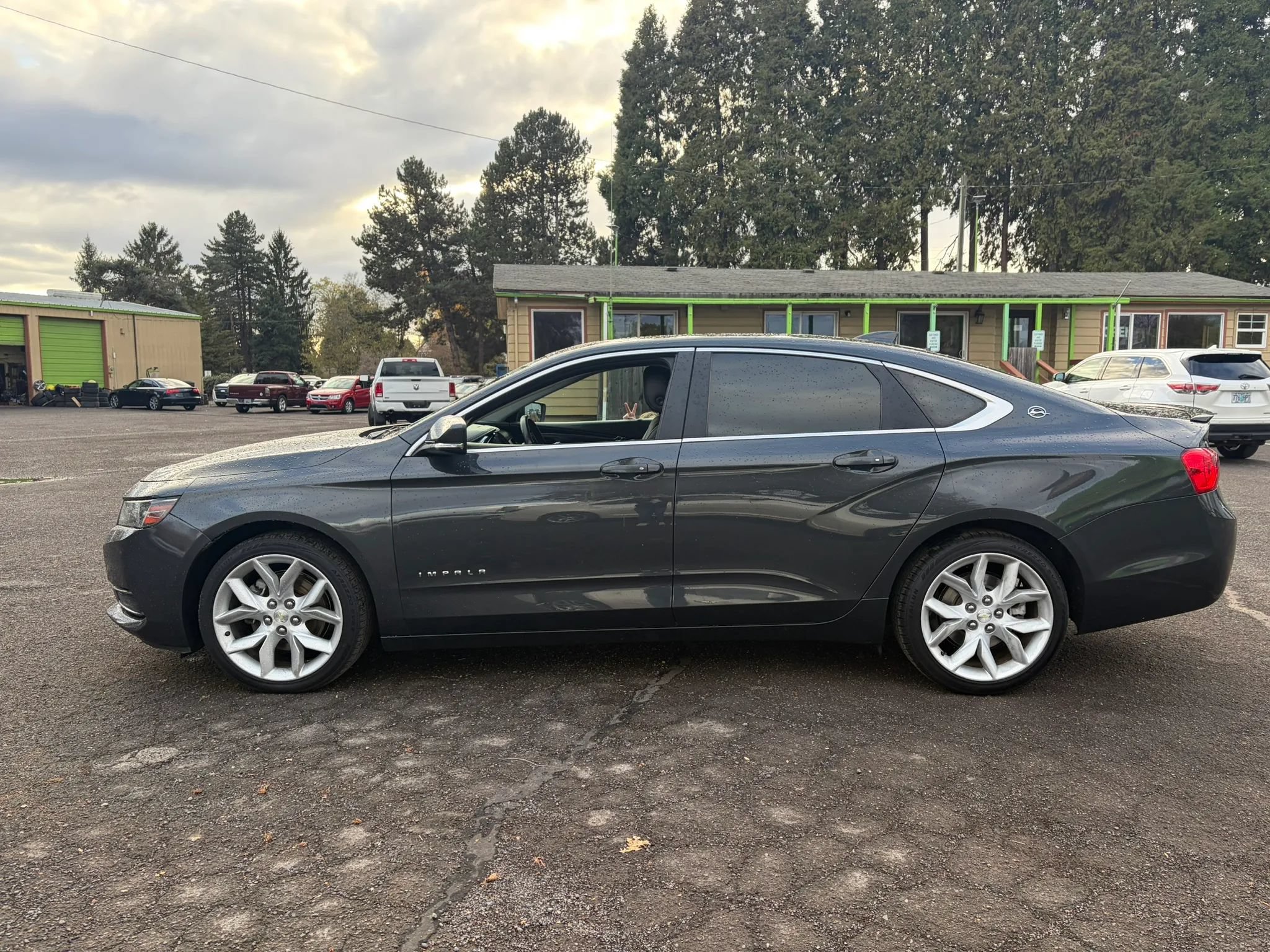 Used 2015 Chevrolet Impala LT FWD image 6