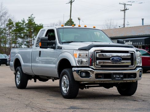 Used 2014 Ford F250 XLT w/ XLT Value Package AWD/4WD image 3