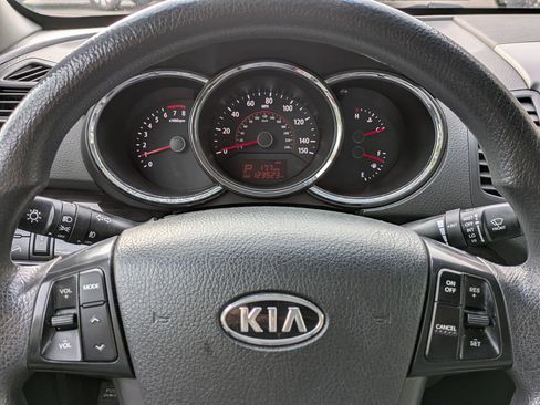 Used 2011 Kia Sorento LX w/ Convenience Pkg image 14