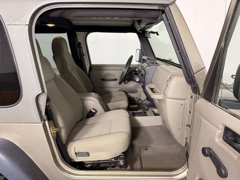 Used 2006 Jeep Wrangler Rubicon AWD/4WD image 13
