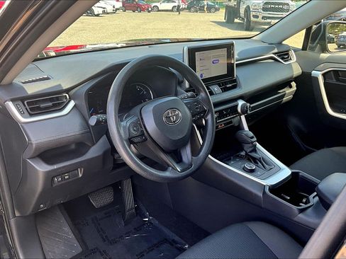 Used 2025 Toyota RAV4 LE AWD/4WD image 13