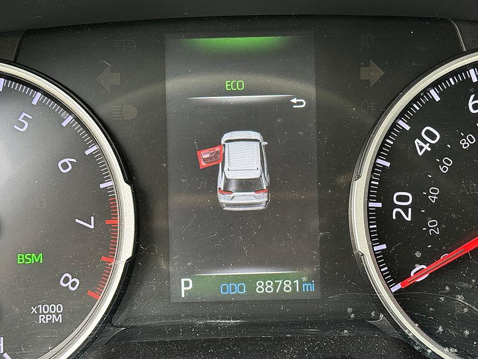 Certified 2022 Toyota RAV4 XLE Premium FWD image 25