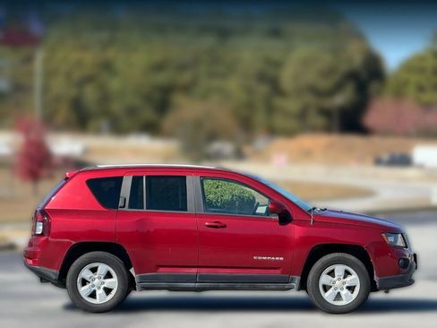 Used 2017 Jeep Compass Latitude image 7