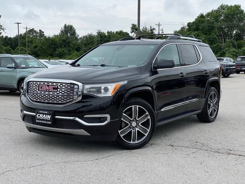 Used 2017 GMC Acadia Denali w/ Technology Package FWD image 3
