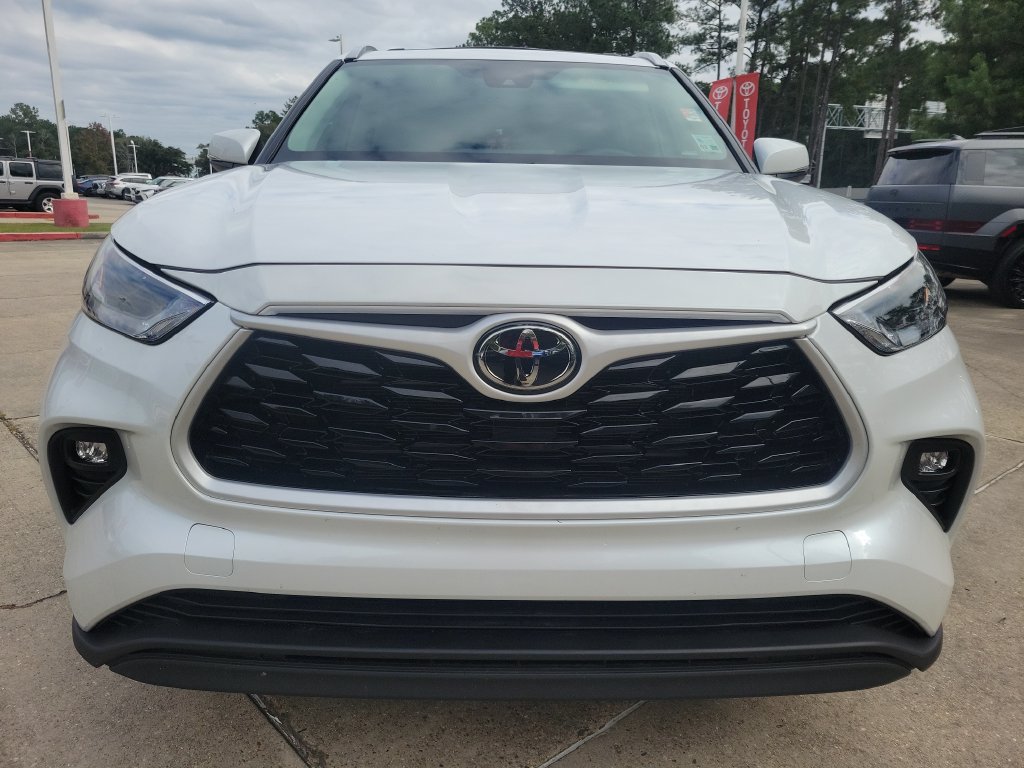 Certified 2026 Toyota Highlander XLE AWD/4WD image 4