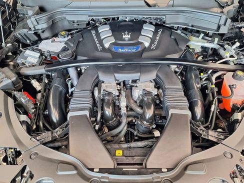 New 2025 Maserati Grecale Trofeo image 17