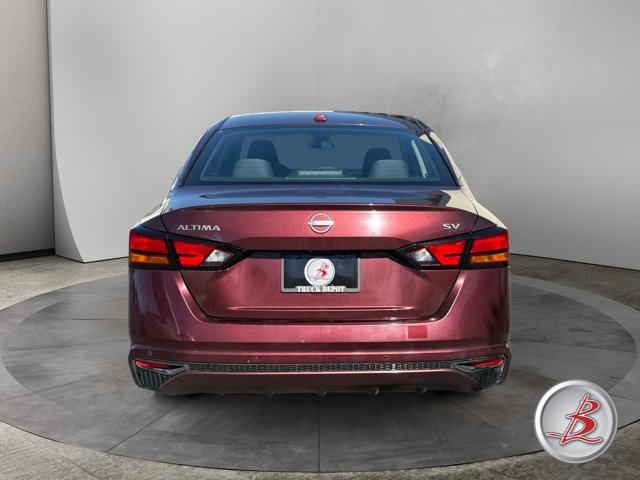Used 2024 Nissan Altima 2.5 SV FWD image 6