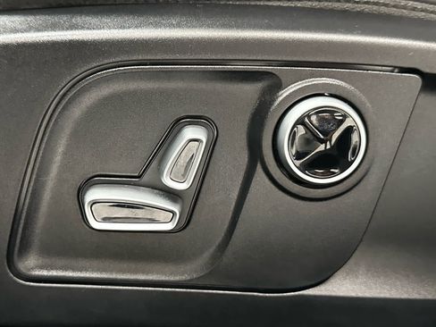 Used 2023 Maserati Levante GT AWD/4WD image 12
