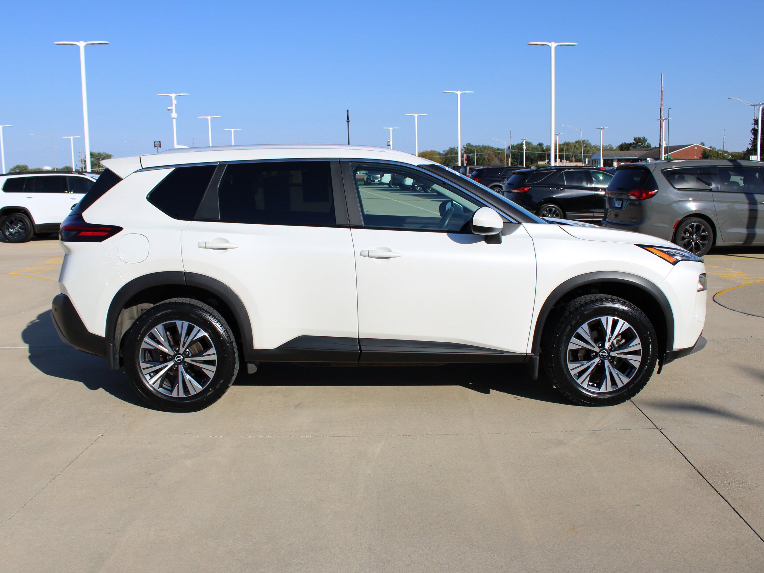 Used 2023 Nissan Rogue SV w/ SV Premium B Package AWD/4WD image 9