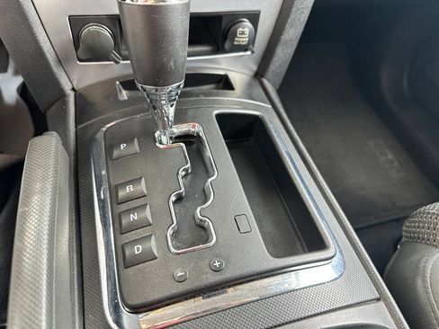 Used 2008 Jeep Commander Sport RWD image 10