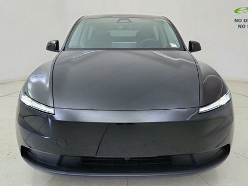 Used 2026 Tesla Model Y 2WD image 13