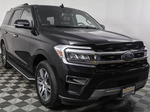 Used 2023 Ford Expedition Limited image 11