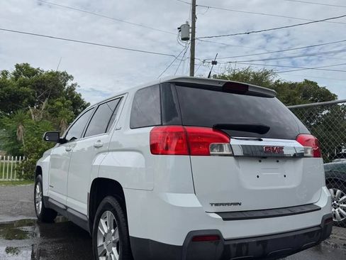 Used 2011 GMC Terrain SLE FWD image 4