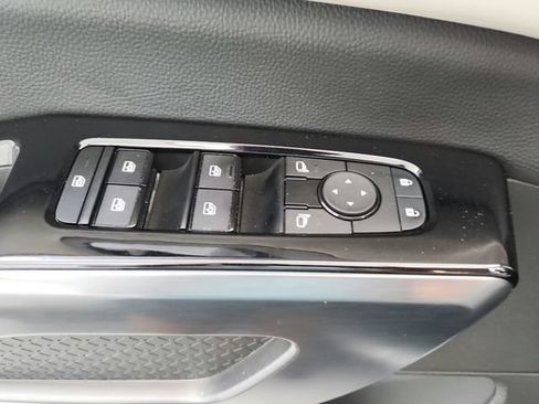 Used 2023 Nissan Pathfinder SL FWD image 31
