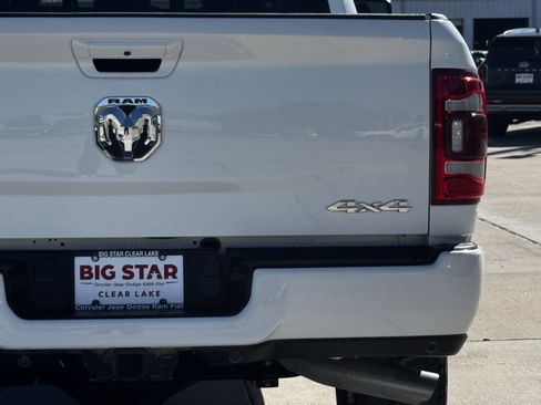Used 2024 RAM 2500 Laramie image 11