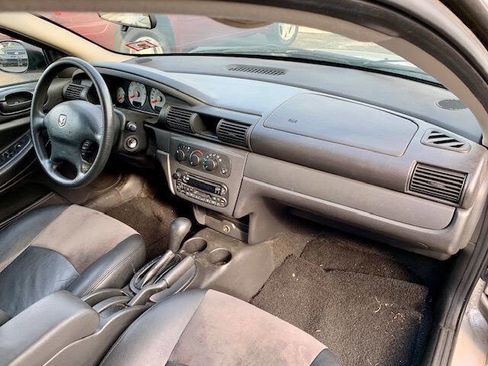Used 2005 Dodge Stratus SXT w/ Leather Value Pkg image 18