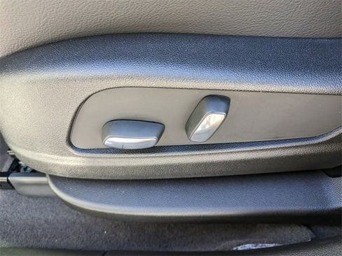 New 2026 Cadillac XT5 Luxury image 20