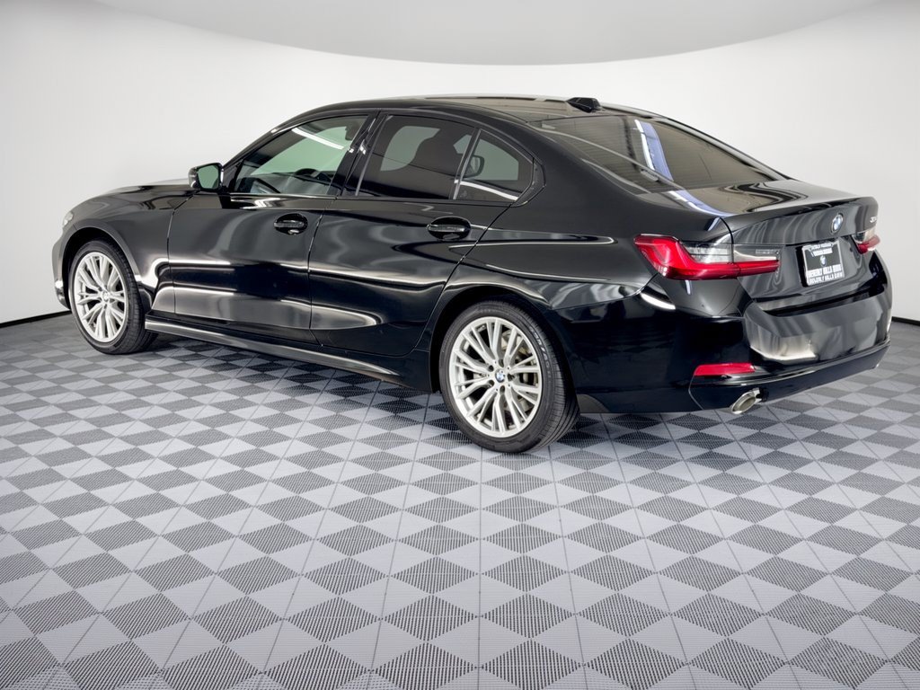 Used 2023 BMW 330i Sedan w/ Driving Assistance Package RWD image 3