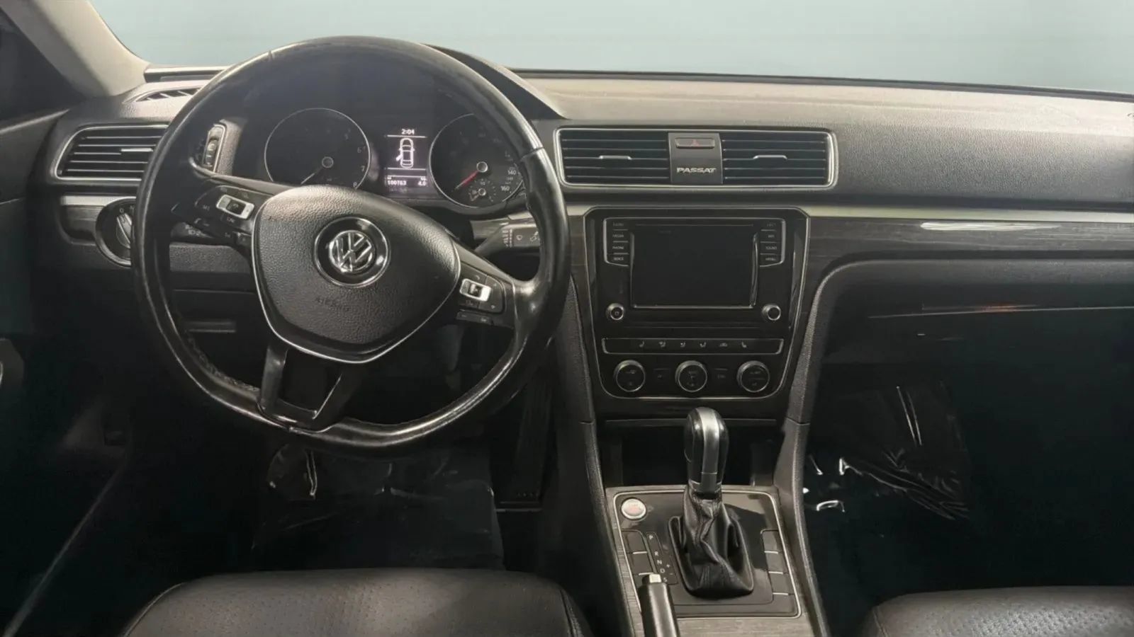Used 2018 Volkswagen Passat 2.0T SE FWD image 10