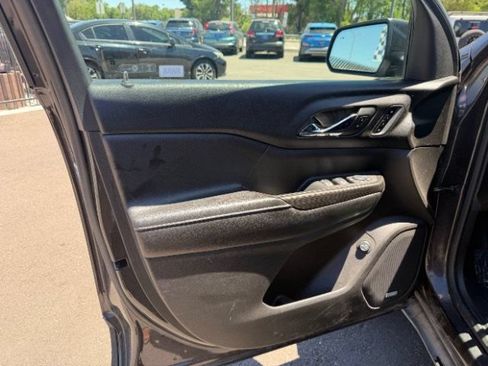 Used 2018 GMC Acadia SLT AWD/4WD image 24
